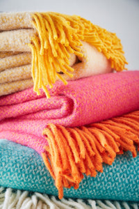 Wolldecke aus Schurwolle in bunten Farben 